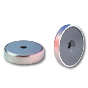 Ferriet potmagneet met doorlopend verzonken gat